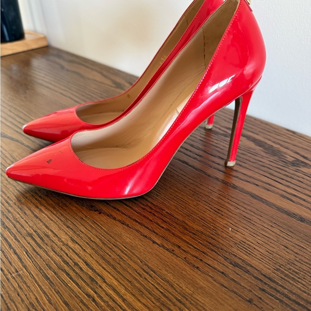 Valentino Garavani Red Patent Leather Pointed-Toe Stiletto Pumps - Picture 3 of 6